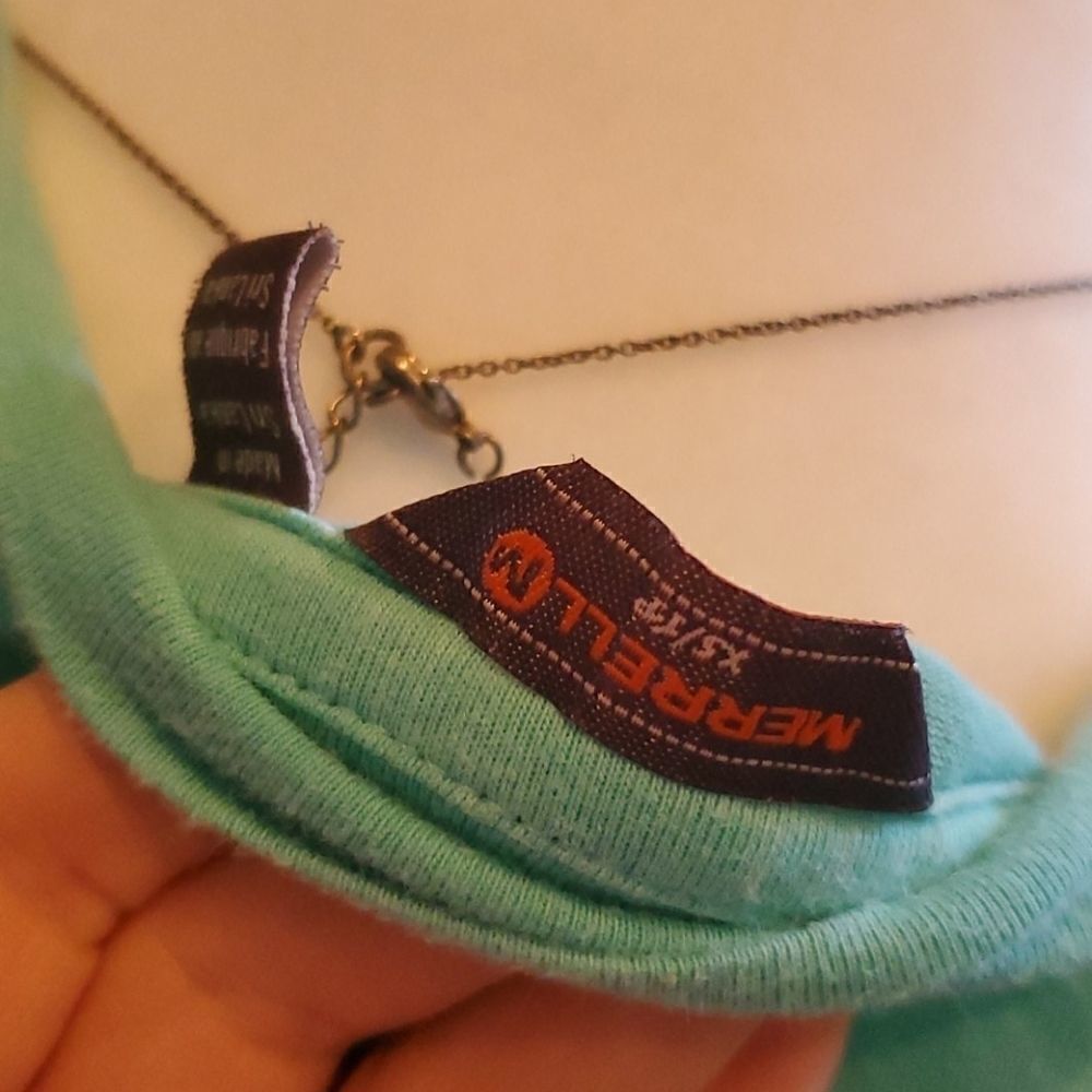 Merrell XS t-shirt.  - Picture 4 of 4